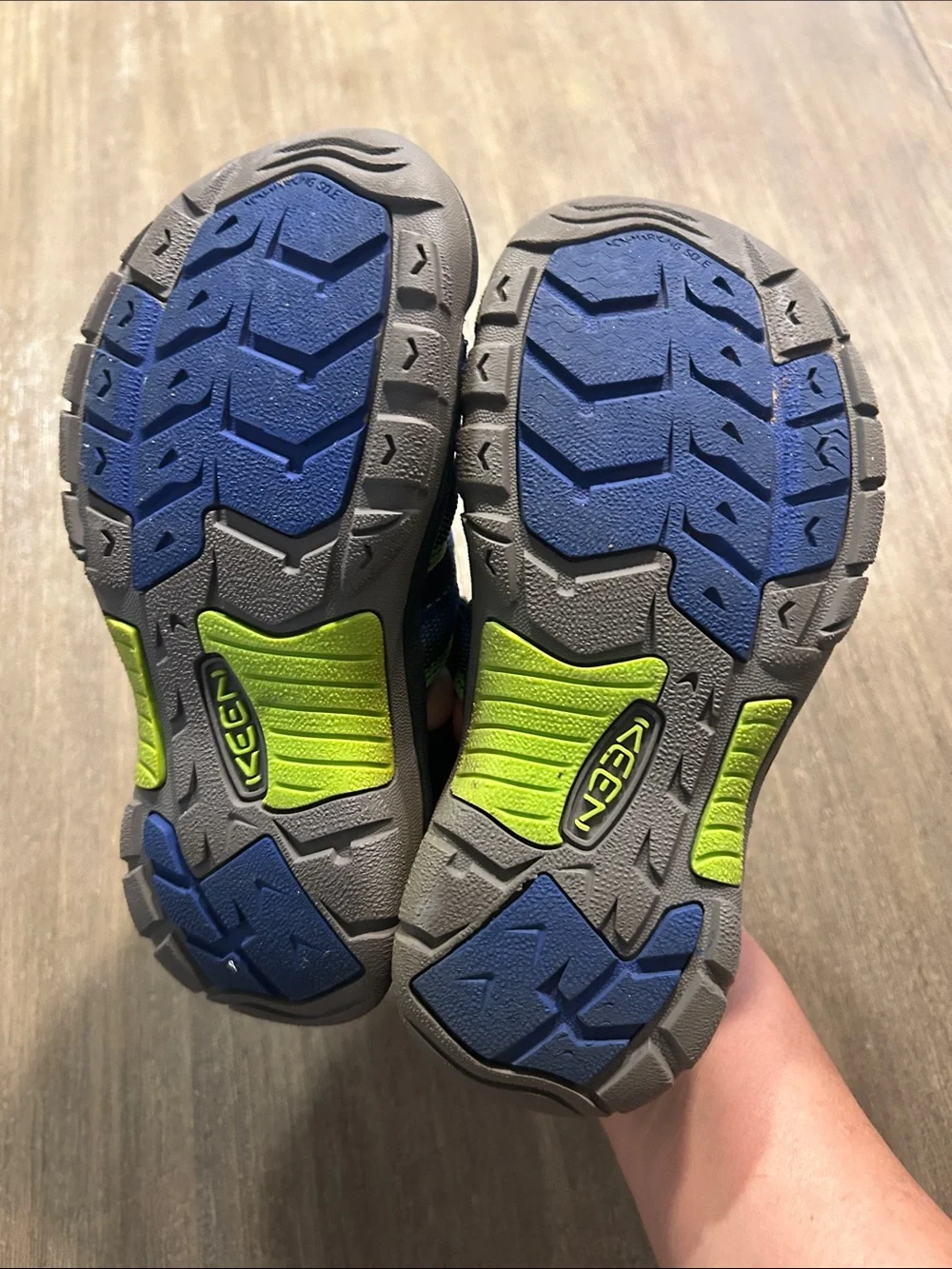 KEEN Newport H2 Sandals Size J1. Blue Green Bump Toe Hike Waterproof, Semi New.